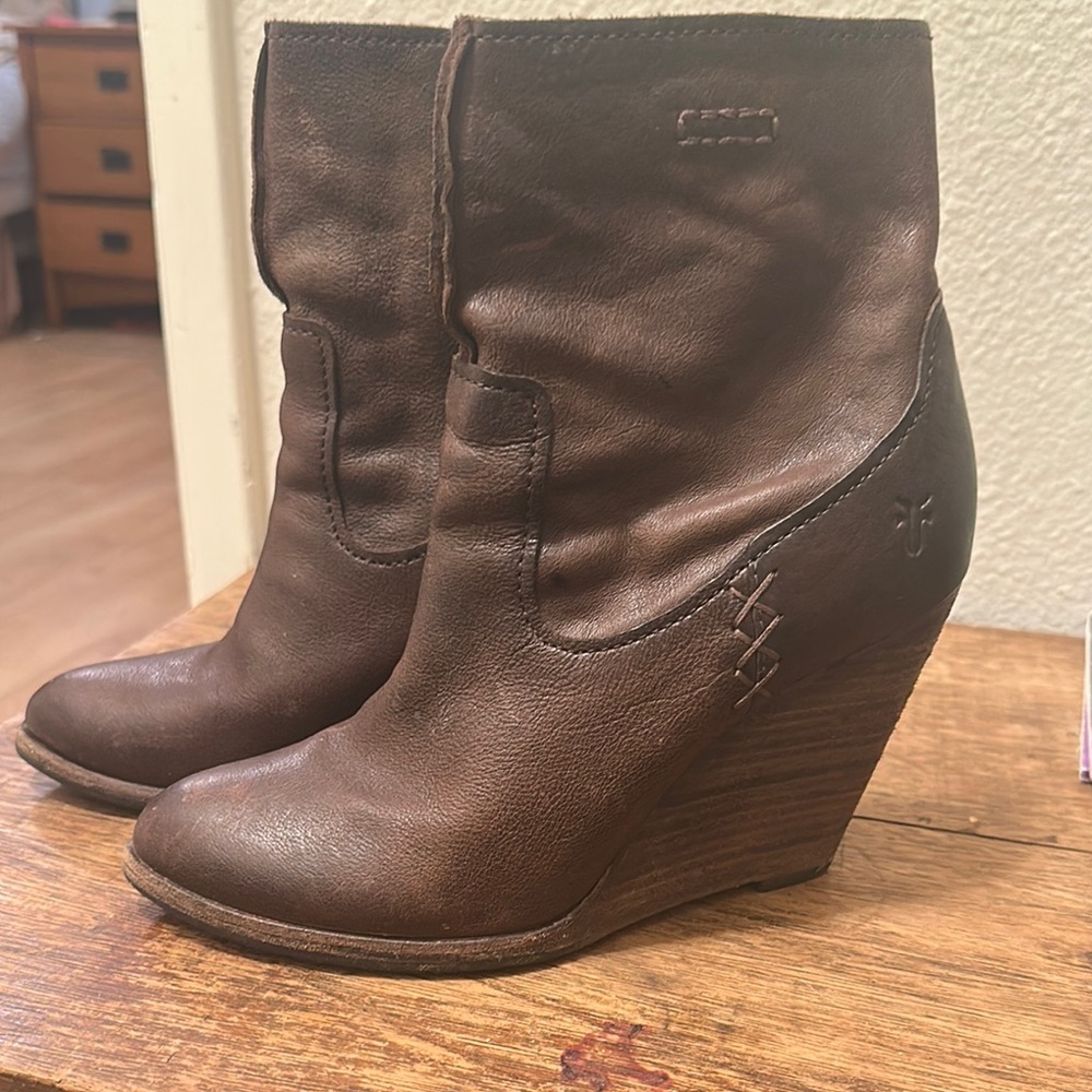 Frye Brown Leather Wedge Shoes Sleek Design